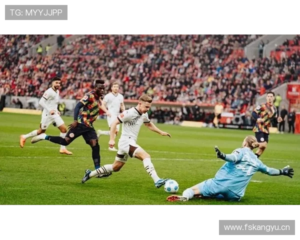 多特防线表现持续不稳,对赛季争冠形势形成制约,稳定性面临考验 多特防线表现持续不稳,对赛季争冠形势形成制约,稳定性面临考验